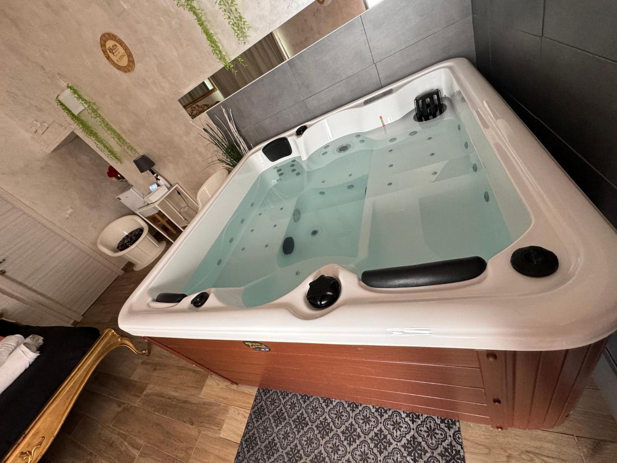 Atena B&B Apartments Platino San Silvestro  Eksteriør bilde